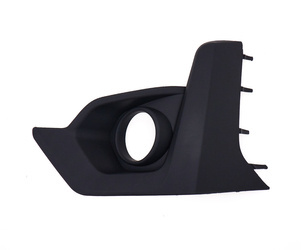 Atrapa zderzaka strona lewa